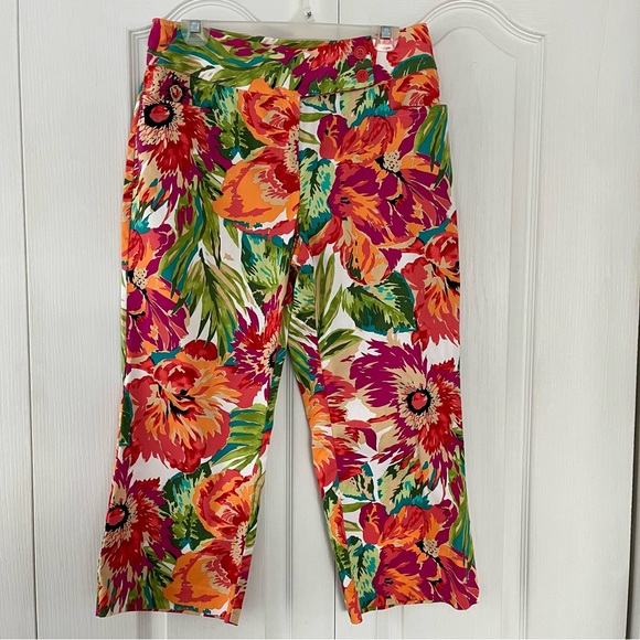 Pants - Bandolino Stretch Capri Pants Womens Size 10 Floral Print Cotton Blend. Wide leg